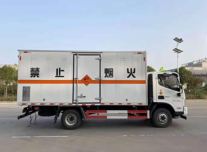 山城爆破器材运输车