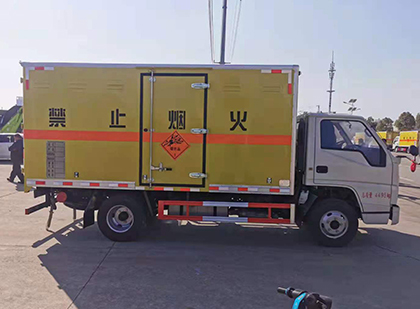 山城爆破器材运输车