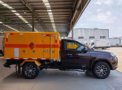 山城爆破器材运输车