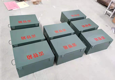 山城炸药箱和雷管箱一般是怎么存放的？